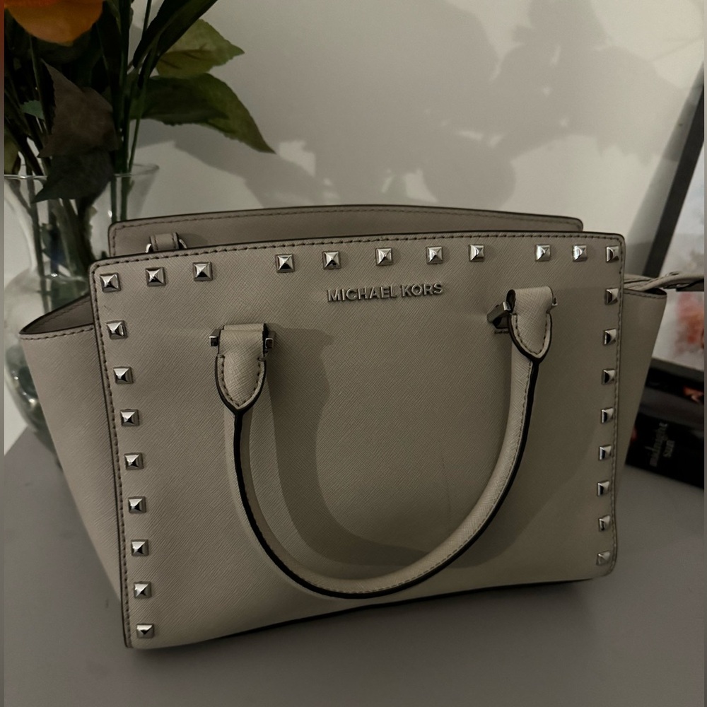 Micheal Kors Stud Bag